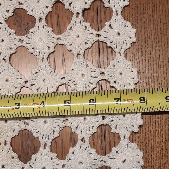 5 pc bundle plus bonus white vintage crocheted/tatted linen & cotton doilys - Picture 13 of 15